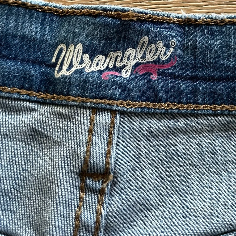 WRANGLER Western Jean Shorts 3" Raw Hem Cut Off Denim Sexy Rodeo Boho - Picture 5 of 7